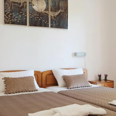 Dafni Holiday Home *